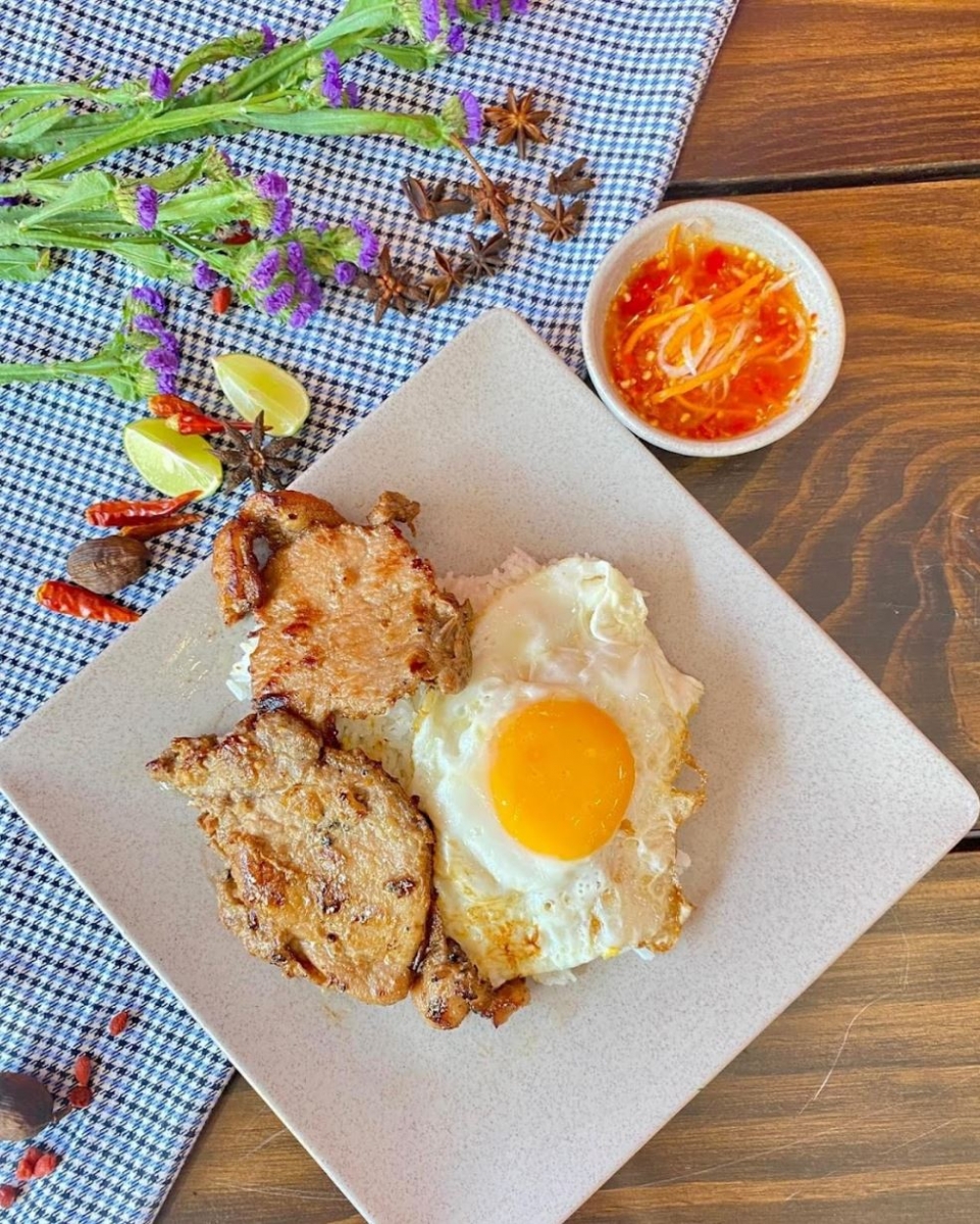 쌀국수 컨테이너